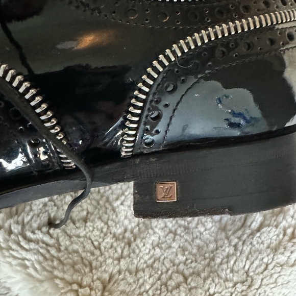Louis Vuitton patent leather Baroque lace ups - Picture 3 of 4